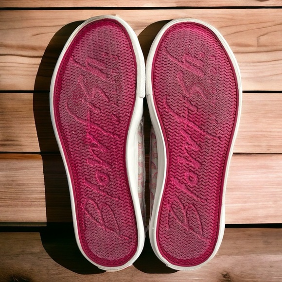 Blowfish Play-T Big Girl's Size 4/Women's Size 6.Rainbow Pattern slip on sneaker - Picture 6 of 6